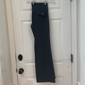 Athleta Fusion Gray Wide Leg Flap Pocket Yoga Legging Size Medium